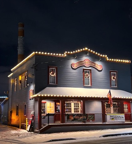 🎶 It’s beginning to look a lot like….🎶

Thank you to our buddy Chris Faticone
for putting the lights up outside. They look fantastic. 🙌🏻