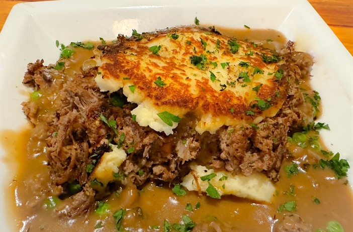 How about some Shepards’s Pie to kick off your St. Patrick’s Day Shenanigans?? 🥧We will have this special running now through 3/18. 🇨🇮