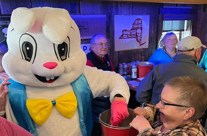 The Easter Bunny picked the winner!! Congrats Jess! 👏🏻👏🏻👏🏻👏🏻👏🏻👏🏻👏🏻